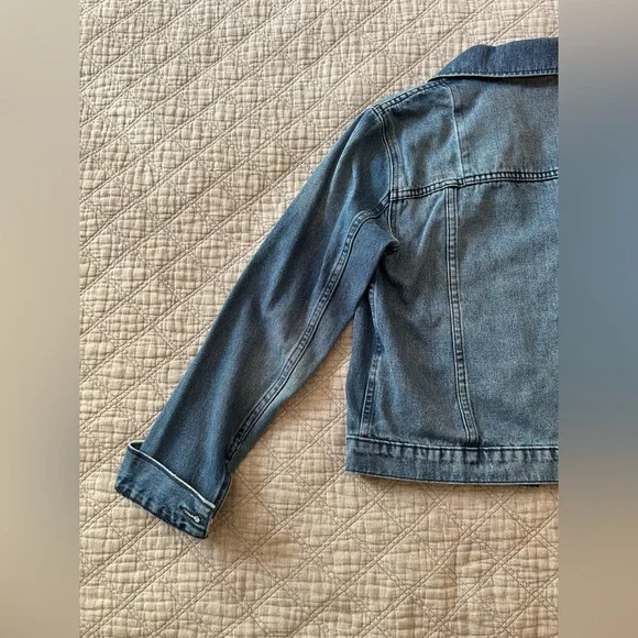 Micheal Micheal Kors 💯% cotton women’s jean jacket - Picture 8 of 8